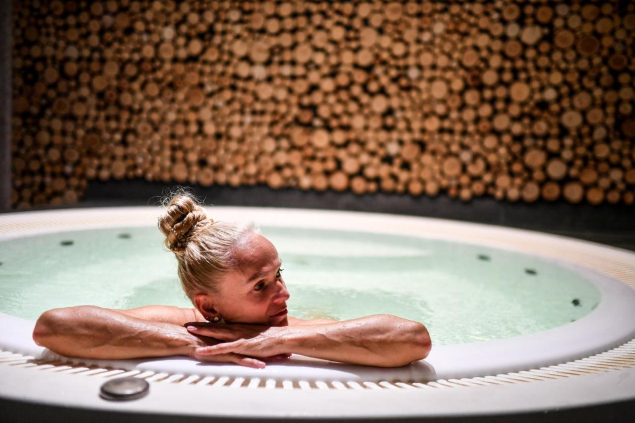 Hotel Bonifacio Spa&Sport Resort Sochocin Exteriör bild