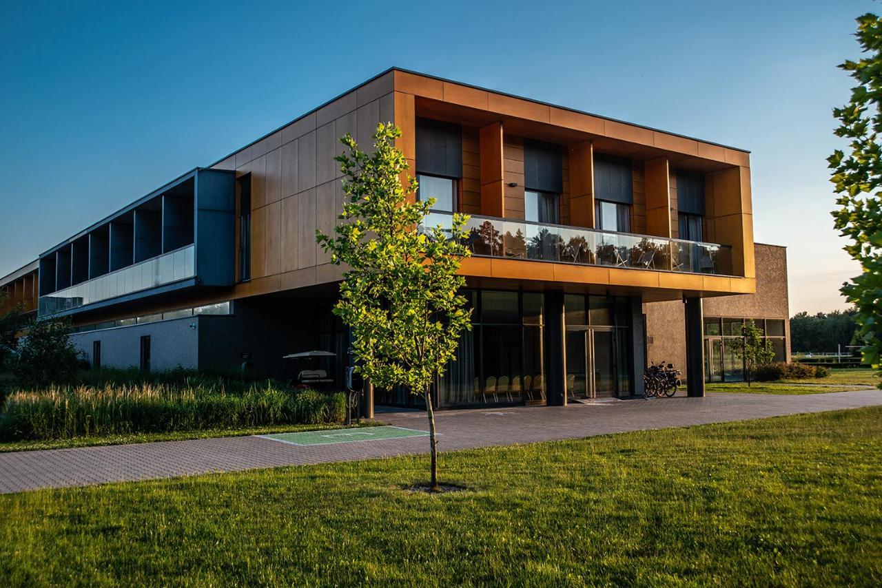 Hotel Bonifacio Spa&Sport Resort Sochocin Exteriör bild