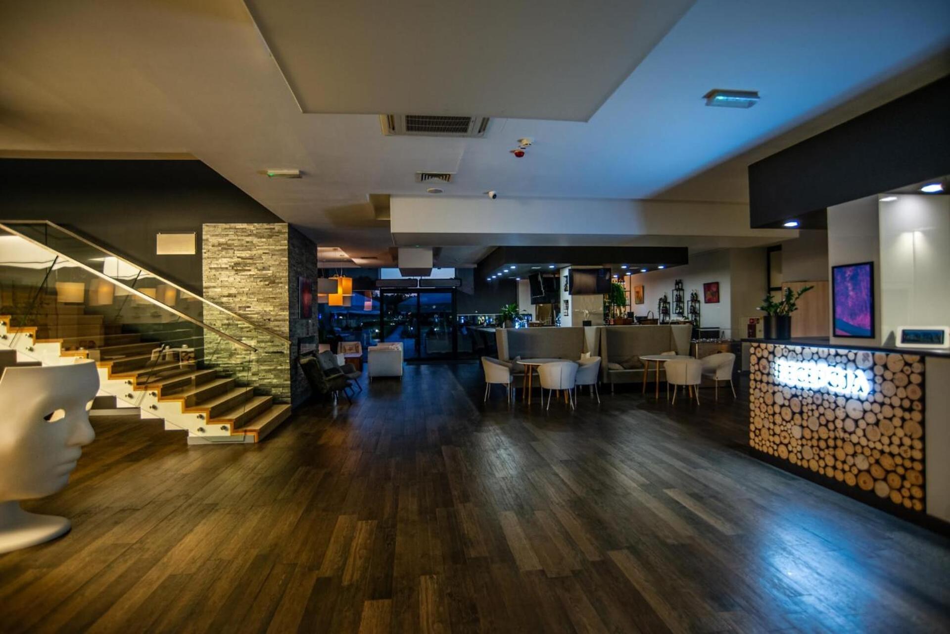 Hotel Bonifacio Spa&Sport Resort Sochocin Exteriör bild